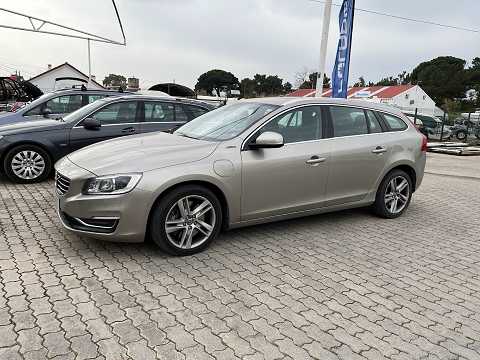 VOLVO V60 